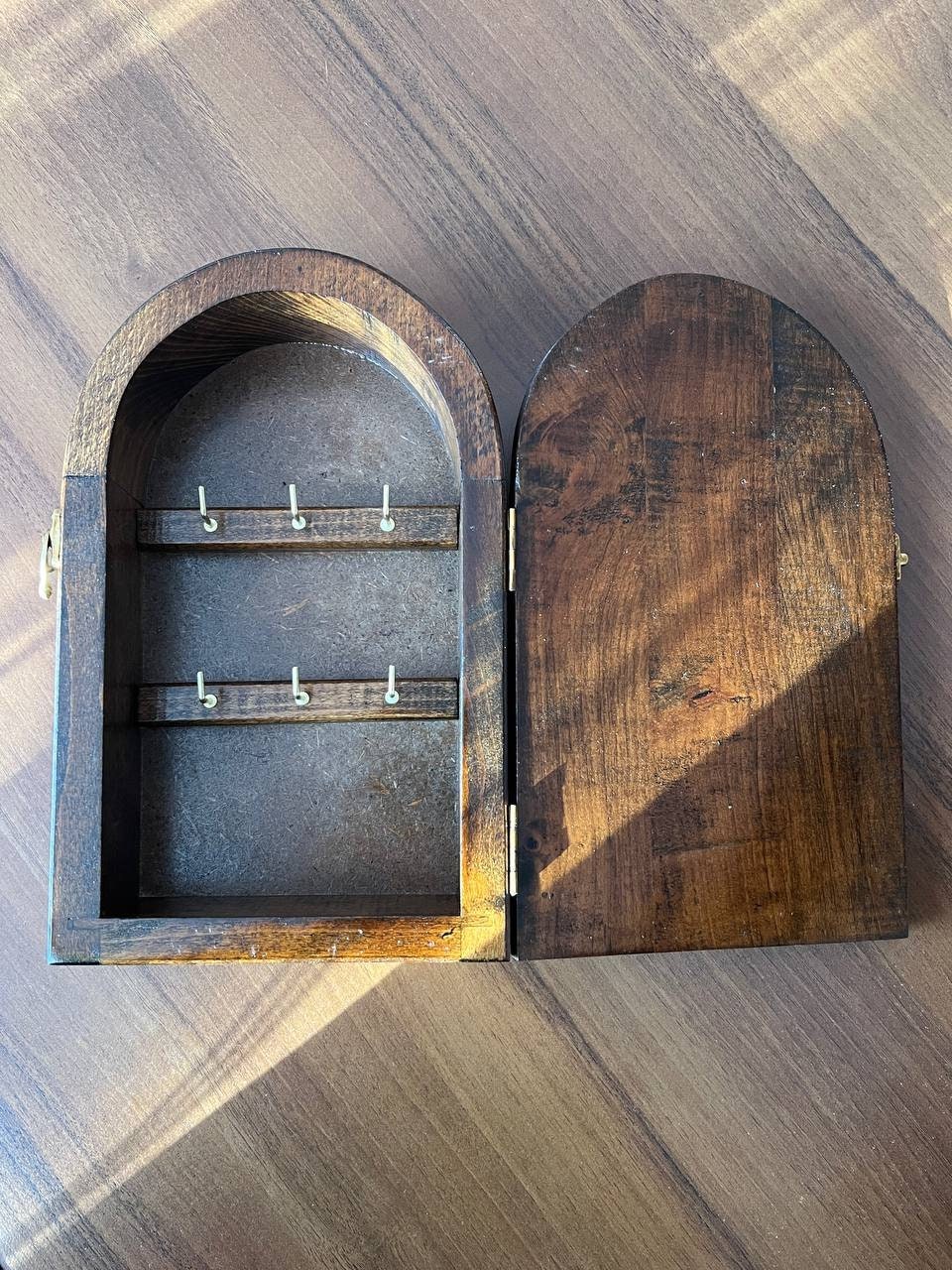 Handmade wooden wall key holder. Wood Carved key box